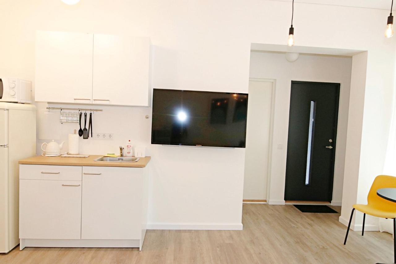 Minimalist Studio Old Town Apartments By Hostlovers Kaunas Bagian luar foto