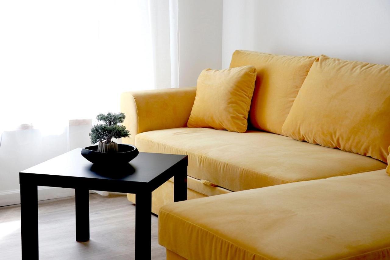 Minimalist Studio Old Town Apartments By Hostlovers Kaunas Bagian luar foto